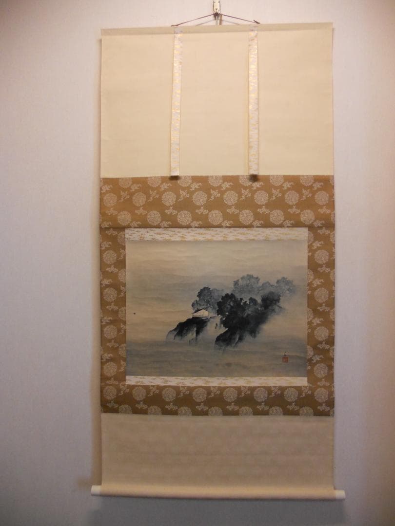 掛け軸 横山大観 曙色 紙本 名品 複製 希少 茶道具 掛軸 美品 です。