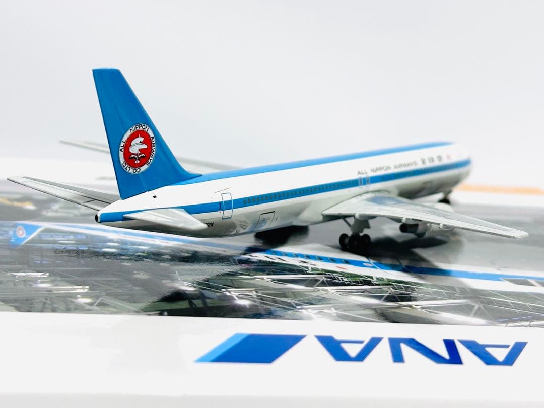 全日空商事 1/400 B767-300 モヒカン塗装 NH40046