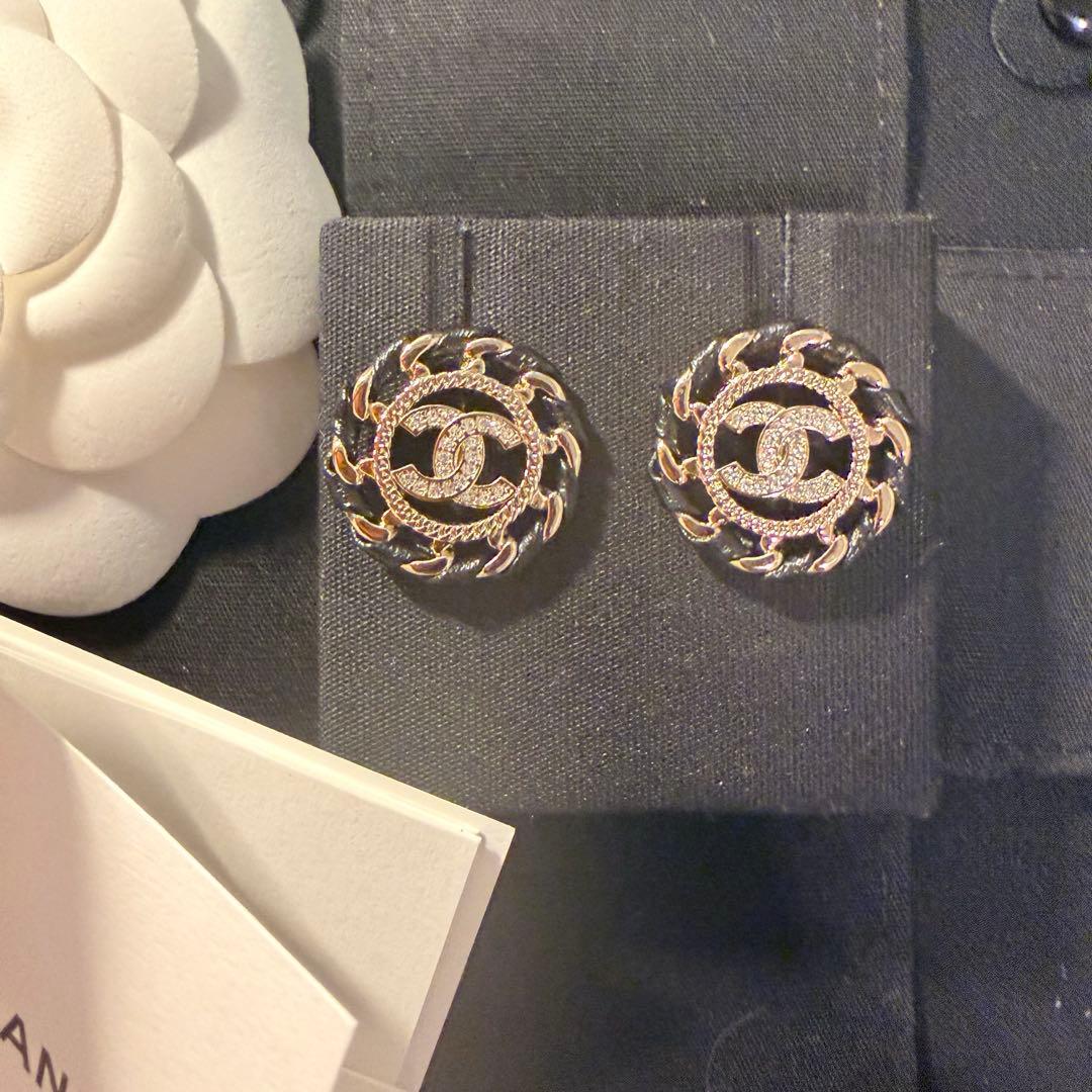 シャネルレザー×ゴールド　ピアス