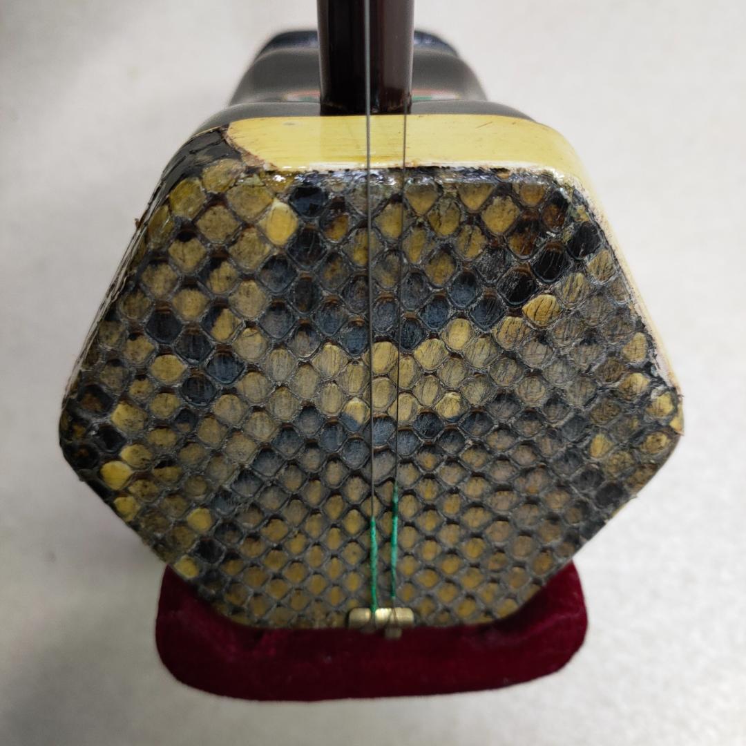 中国楽器 二胡 胡弓 虎丘 六角胴 蛇皮 ハードケース