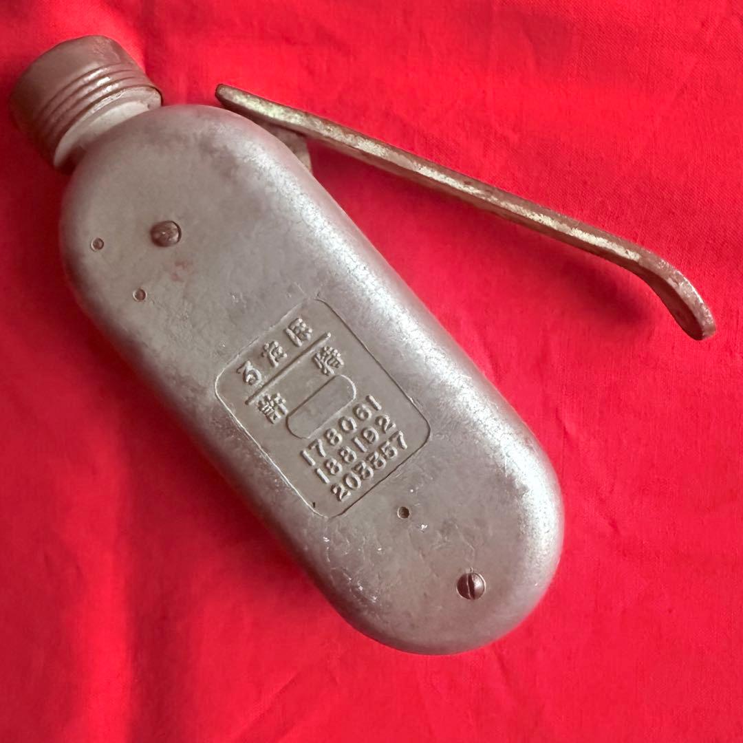￼ 2245様感謝‼️貴重な史料‼️「ほたる灯」旧日本軍特許ほたる懐中電灯➕電球部品