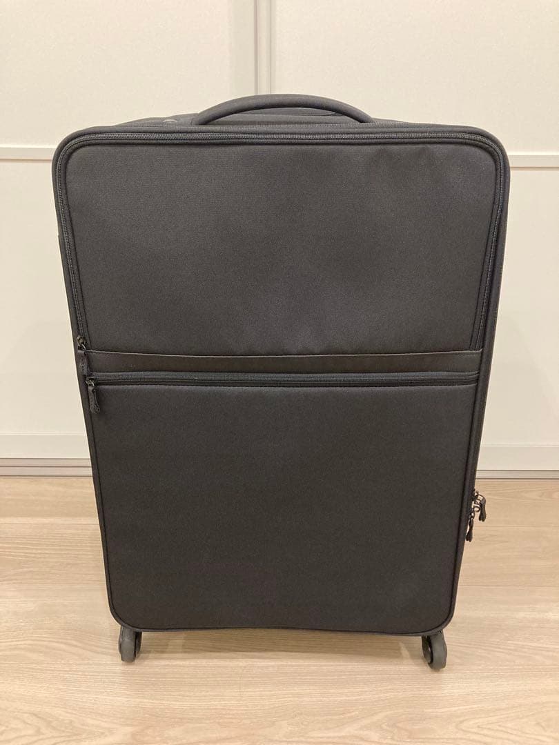 【無印良品】半分の厚みで収納できるソフトキャリーケース 63L ブラック