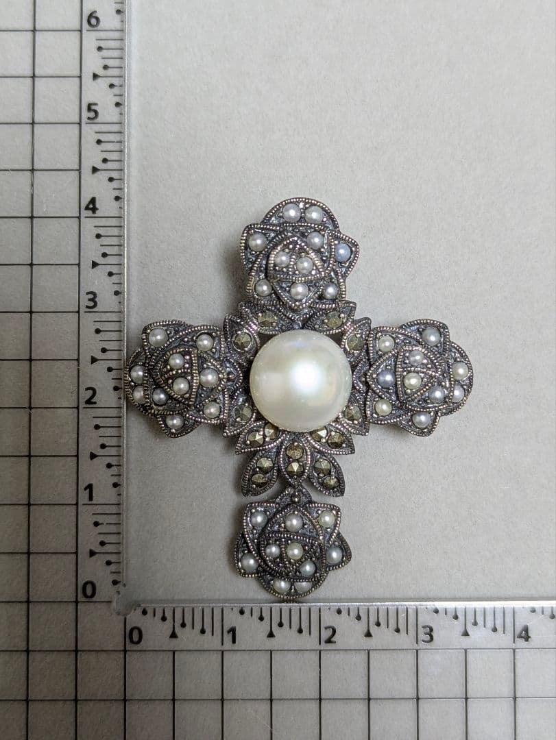 251260◎碌山◎ブローチ