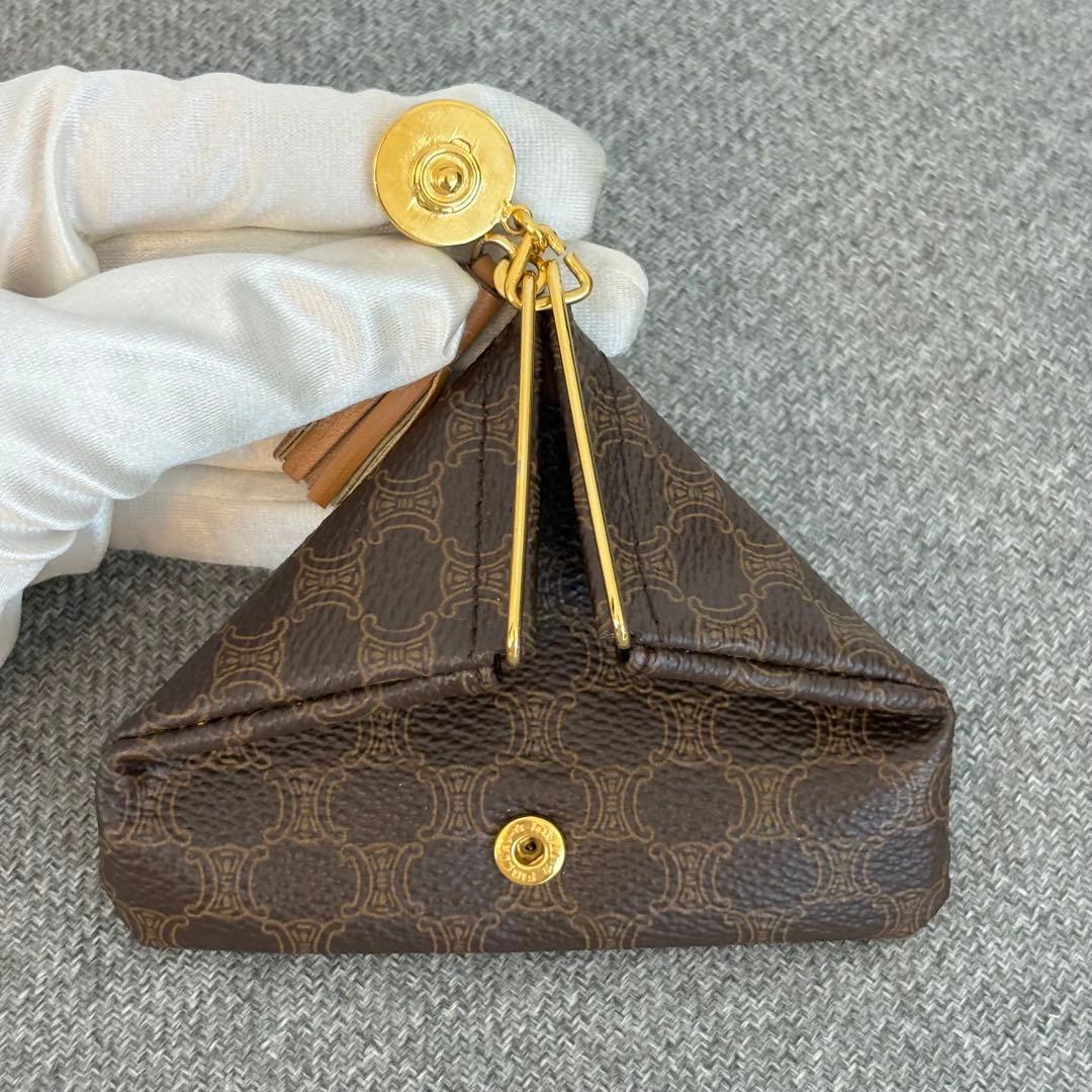 【極美品】セリーヌ 三角ケース マカダム 馬車金具ブラウン小銭入れ 182