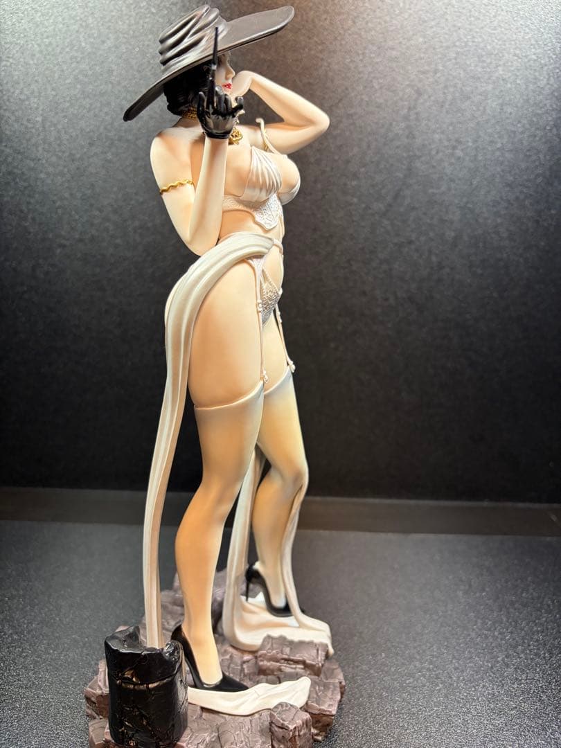 バイオハザード ヴィレッジ ドミトレスク夫人 フィギュア