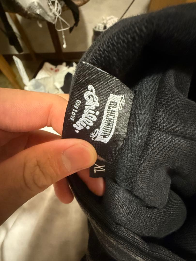 LIVE 2 CHILL ジップパーカー