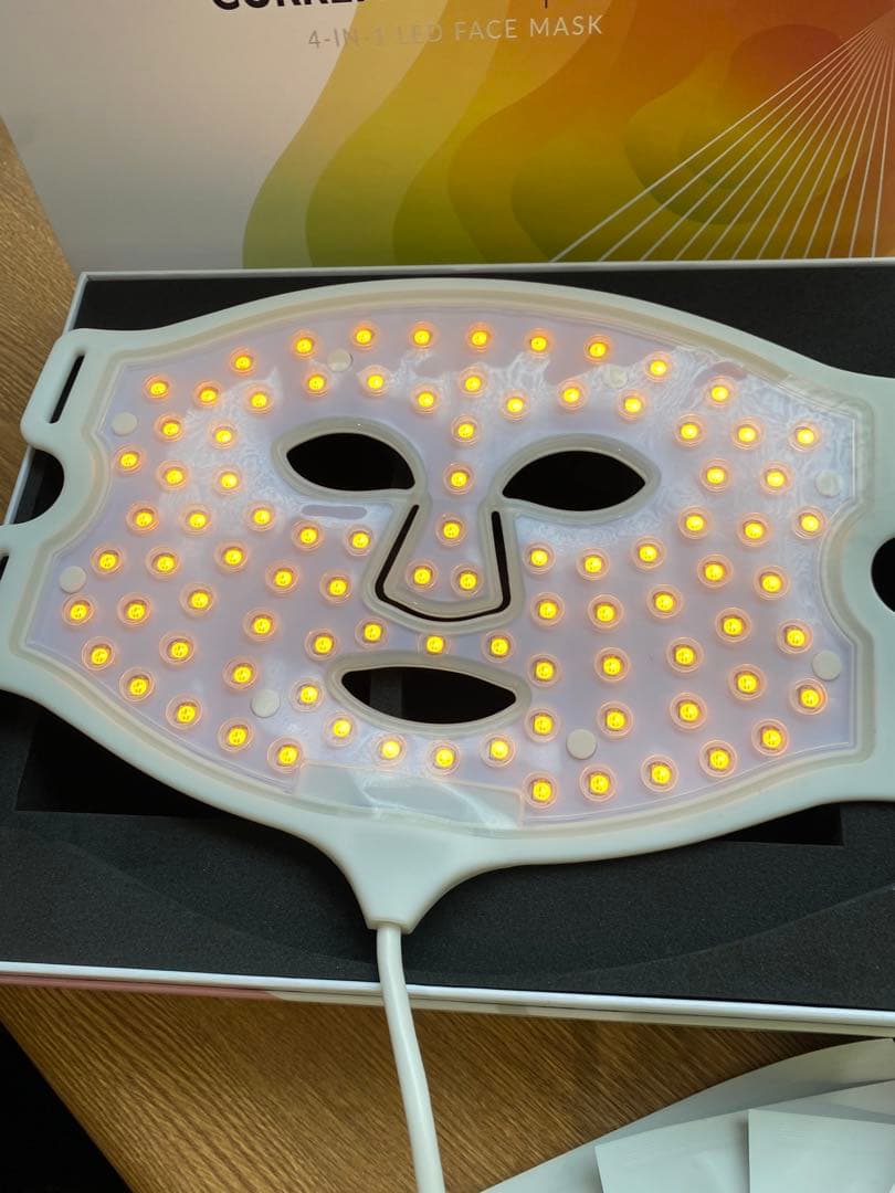 カレントボディLED 4イン1 マスク