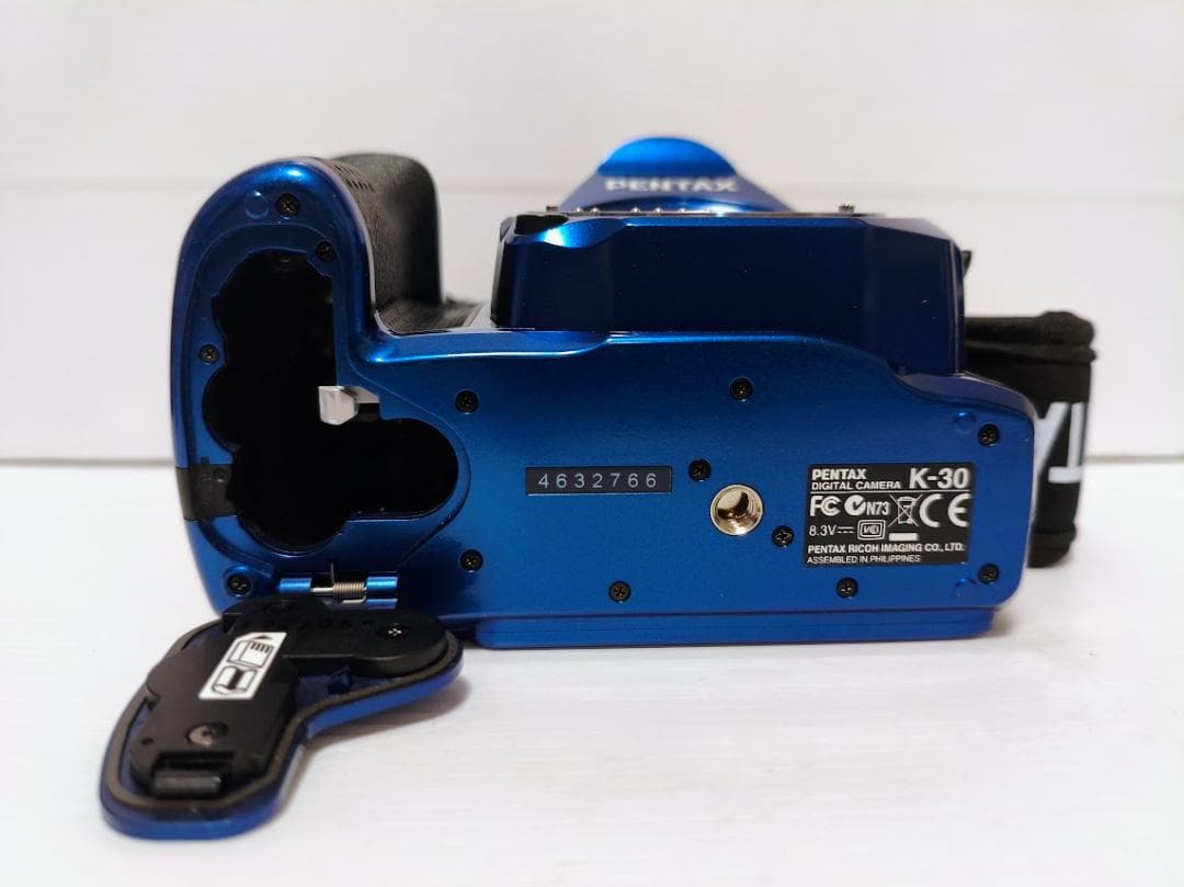 PENTAX K-30 デジタル一眼レフ 青