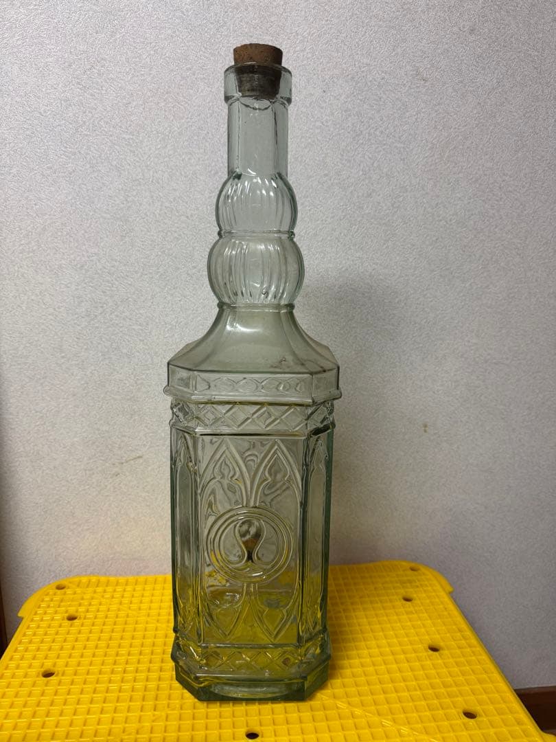 ガラス瓶　エッチングデザイン　アンティーク　ヴィンテージ　コルク栓　インテリア