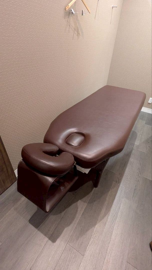 エステ・整体ベッド アームレストヘッドセット付 ベットシーツ2枚付