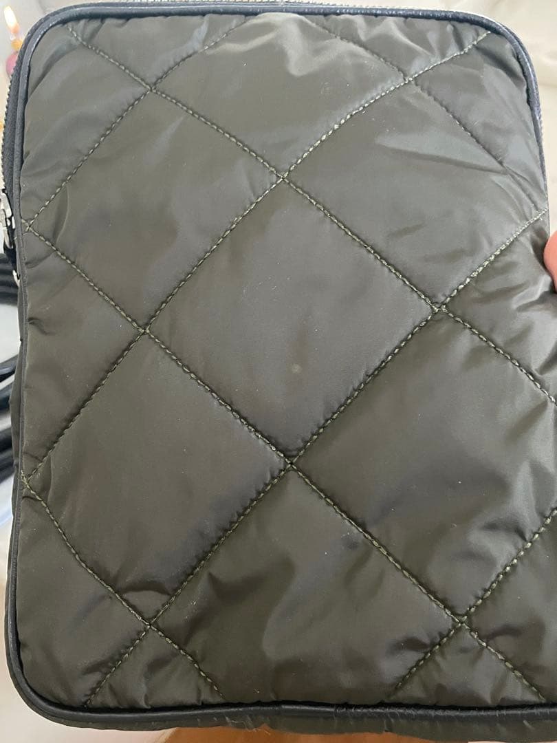 モンクレール　オリーブグリーン iPadケース キルティングデザイン