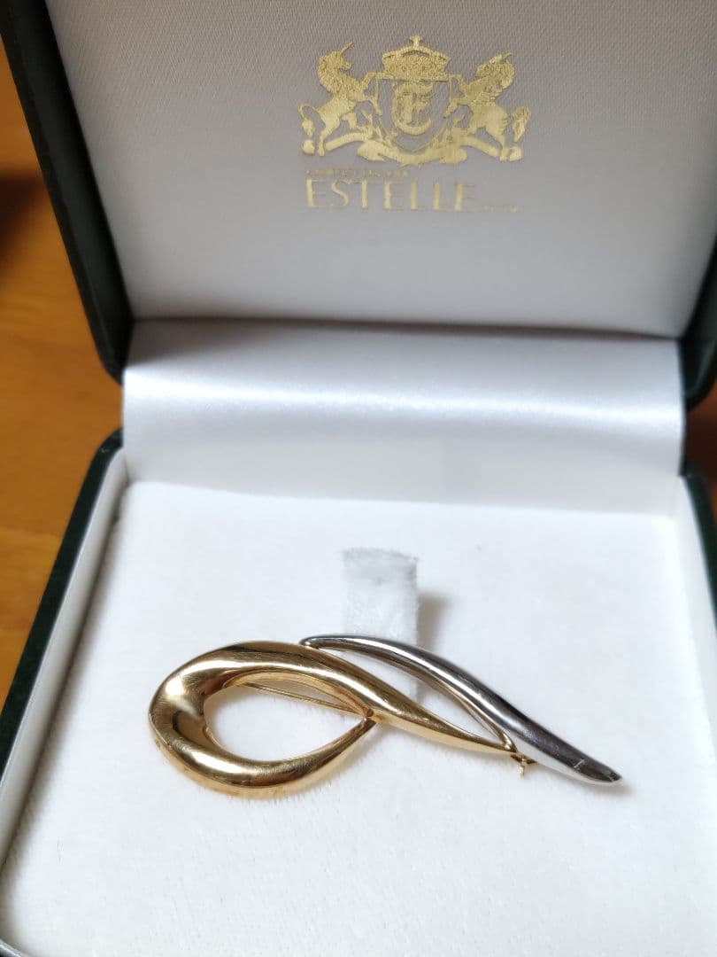 ESTELLE 　K18とプラチナ流線型ブローチ