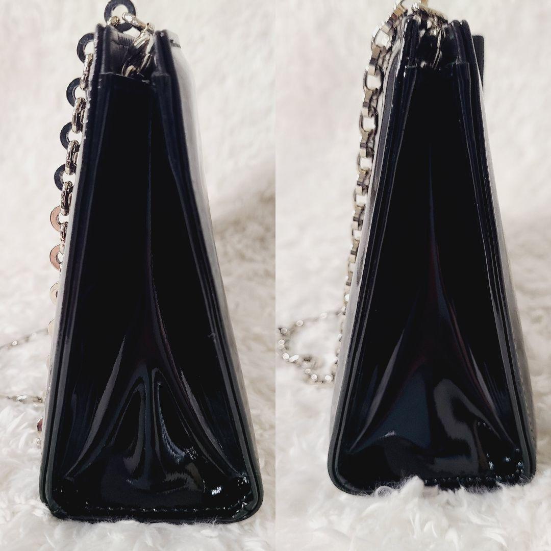 フェラガモ　ヴァラリボン　チェーンショルダーバッグ　2way パテントレザー　黒