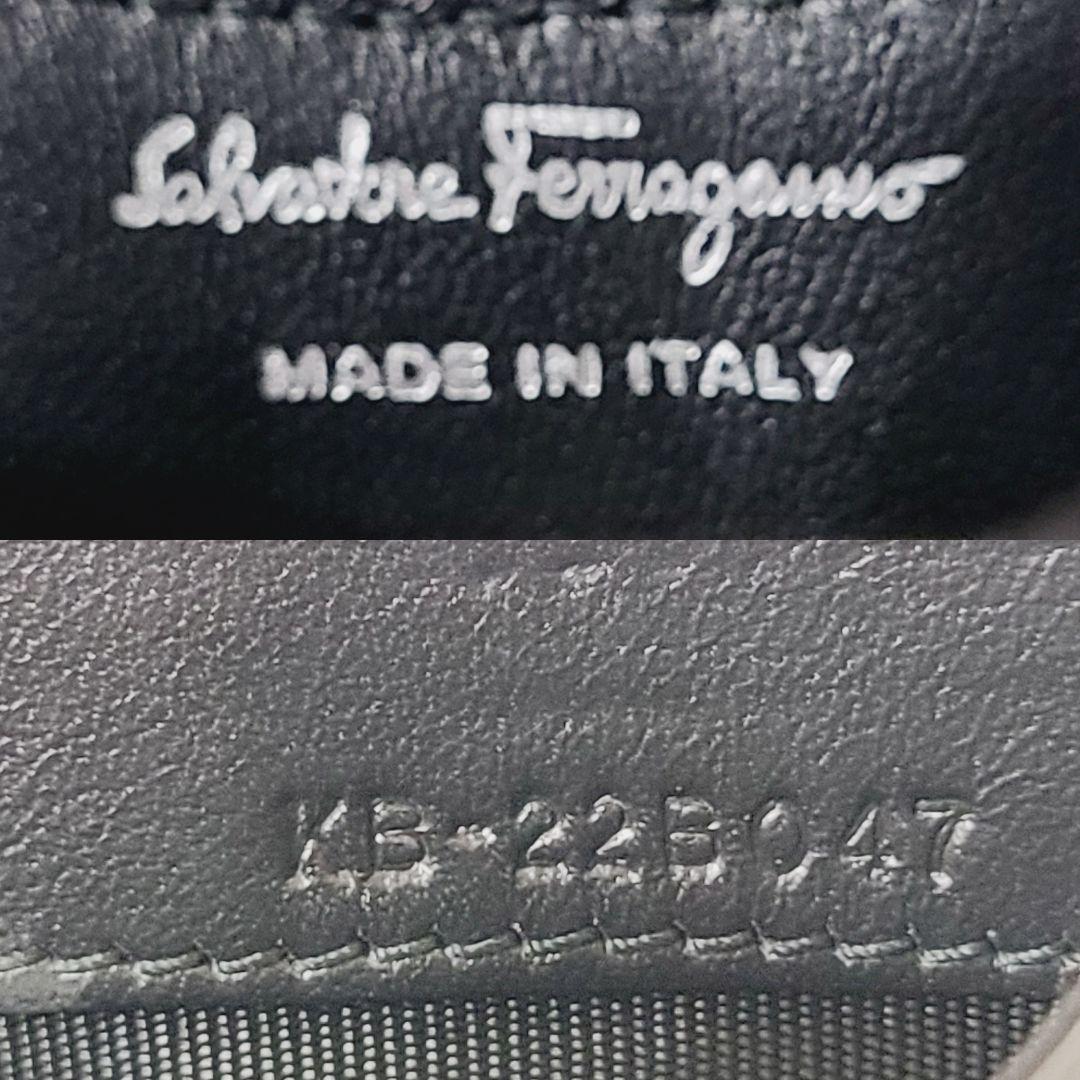 フェラガモ　ヴァラリボン　チェーンショルダーバッグ　2way パテントレザー　黒