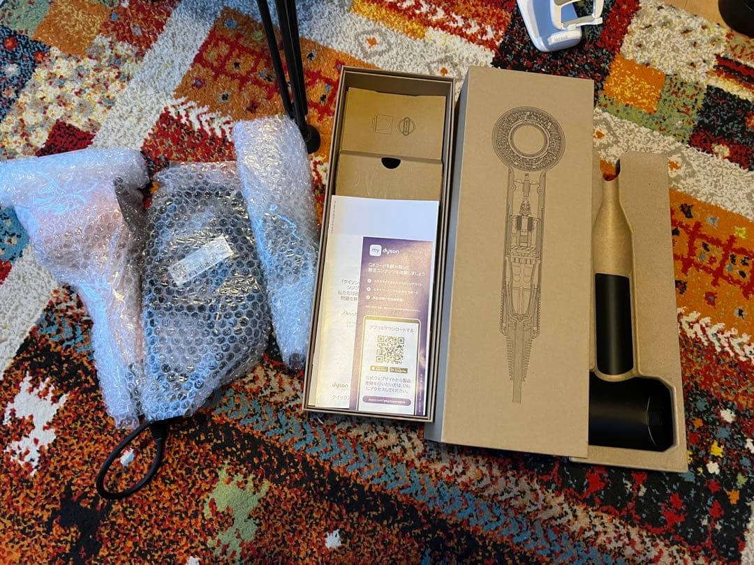 【新品未使用】ダイソン　日本限定カラーさくらロゼゴールド　ヘアードライヤー