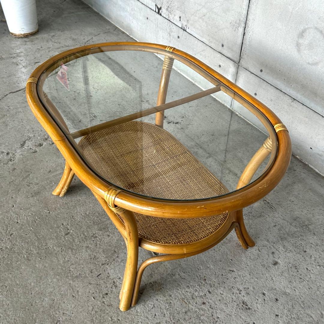 「ラタン×ガラスの美曲線！天然素材ローテーブル」　ガラステーブル