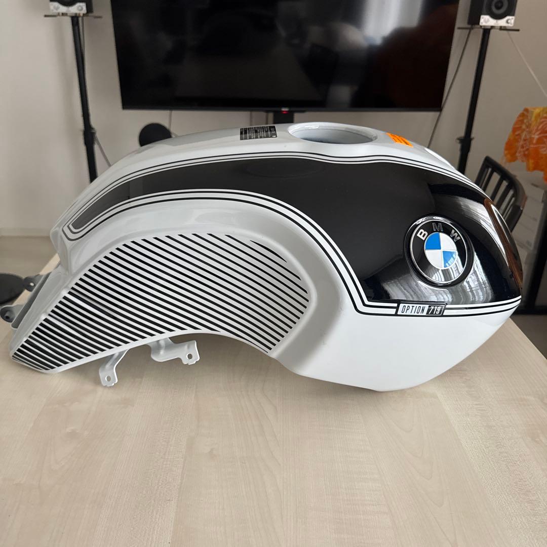 R nine T スクランブラー Option719 白/黒タンク