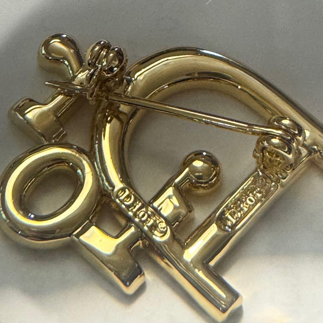 クリスチャンディオール ロゴブローチ ゴールド トロッター