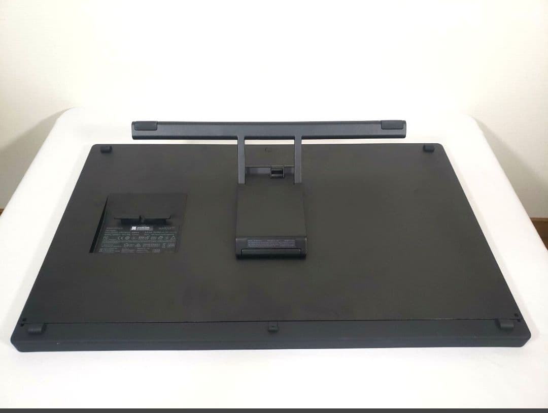 美品正常動作品 液晶ペンタブレット Wacom Cintiq 24 DTK246