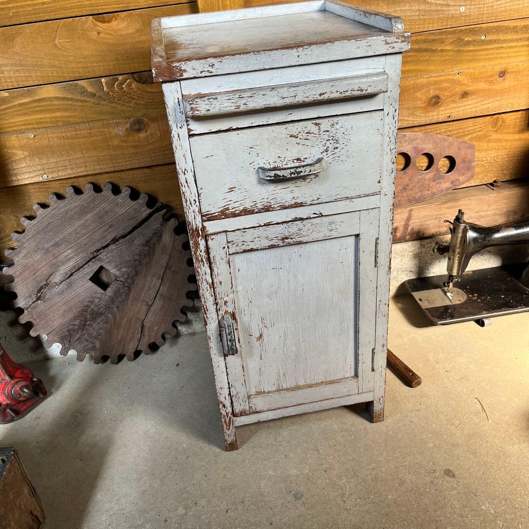 アンティークシャビーな棚台