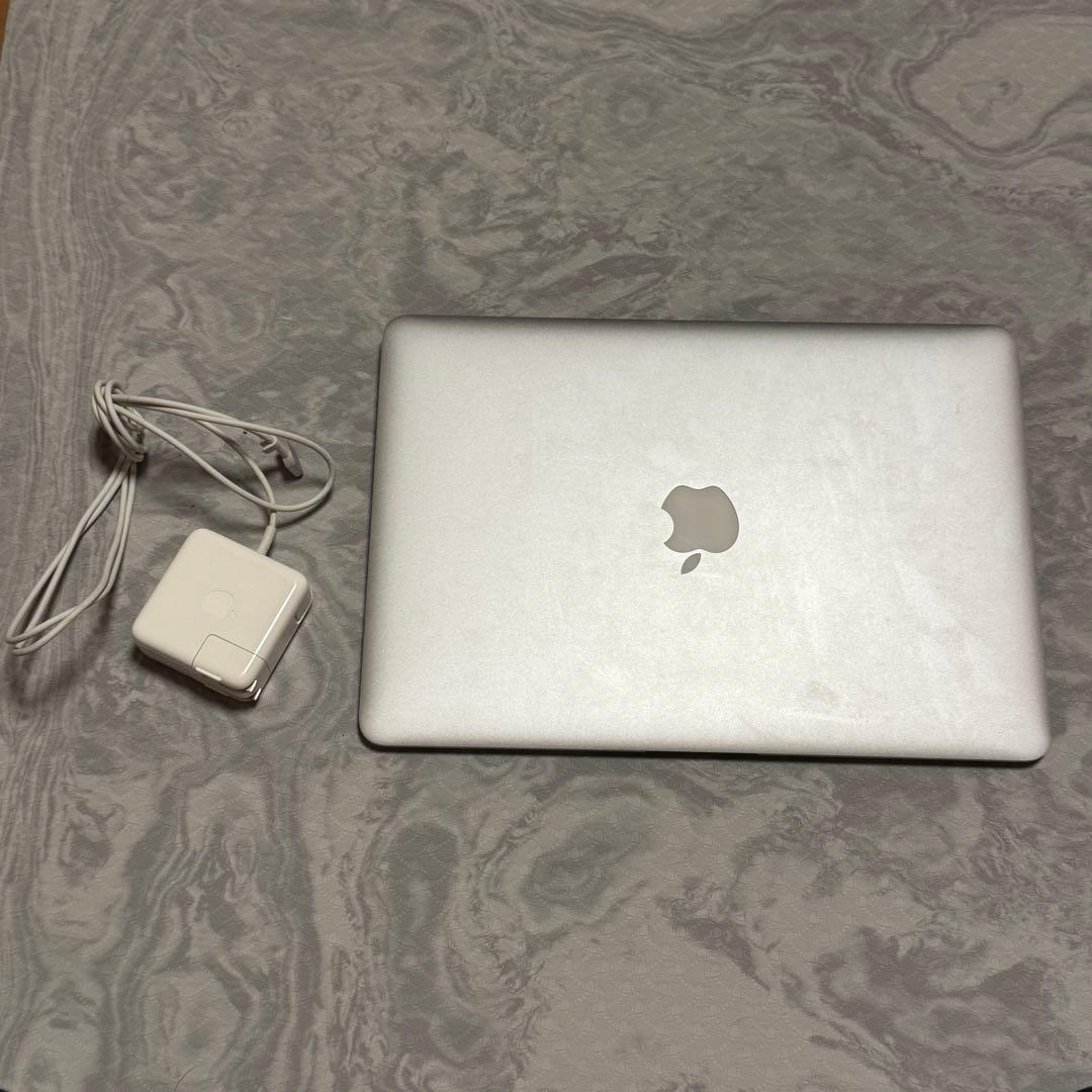 [背面光ります]Apple MacBook Air シルバー 本体 充電器付き