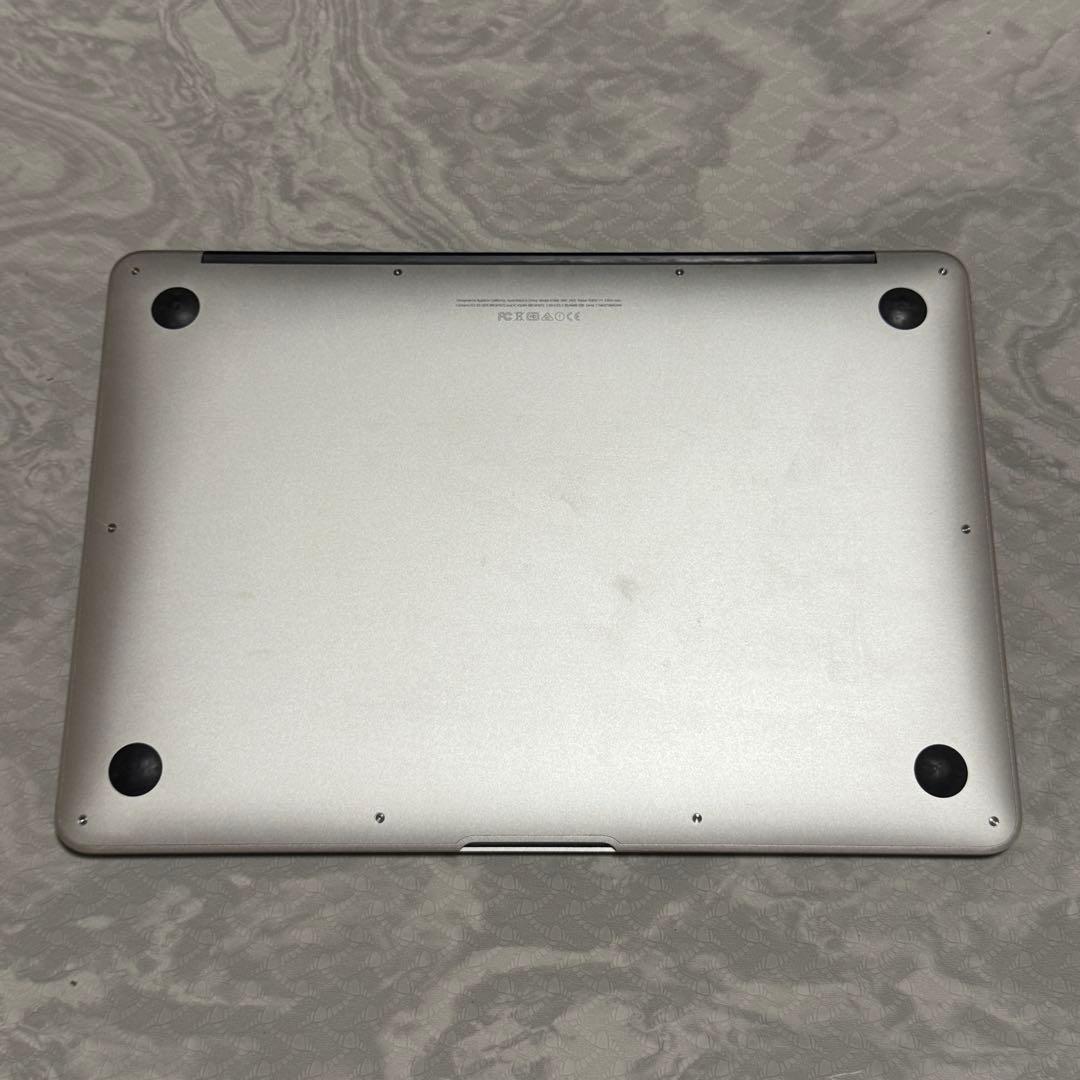 [背面光ります]Apple MacBook Air シルバー 本体 充電器付き
