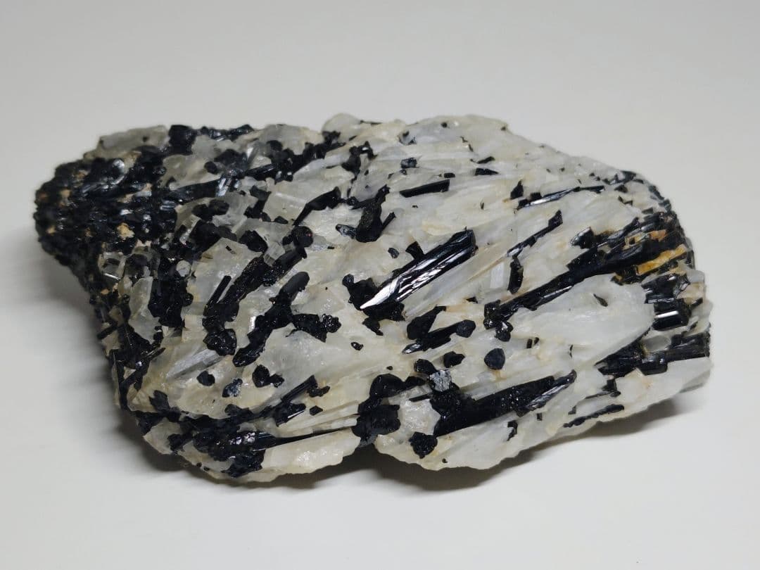 トルマリン 469g クォーツ 水晶 原石 鑑賞石 自然石 誕生石 鉱物 水石