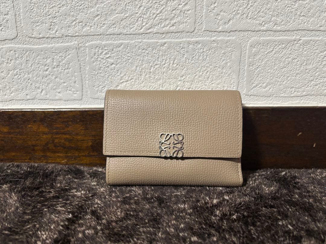 【再値下げ❗️】LOEWE ロエベ 三つ折り財布 【付属品付き】
