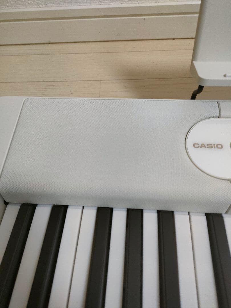 美品　カシオ　電子キーボード　LK-526 2022年製 　光ナビゲーション