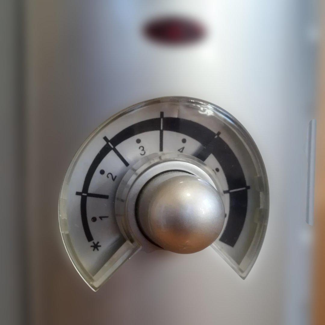 レトロデザイン デロンギ オイルヒーター R910912CF