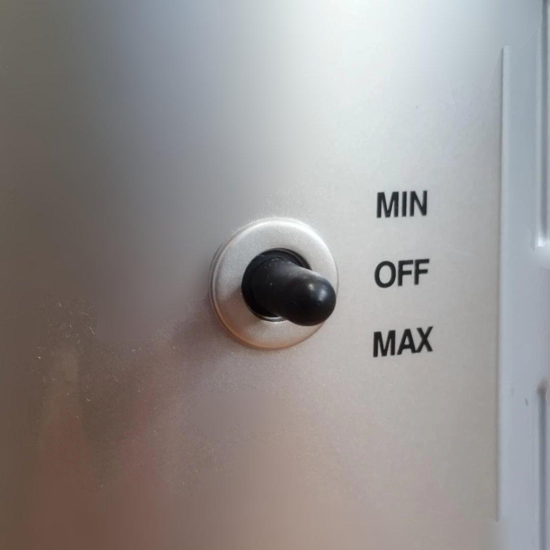 レトロデザイン デロンギ オイルヒーター R910912CF