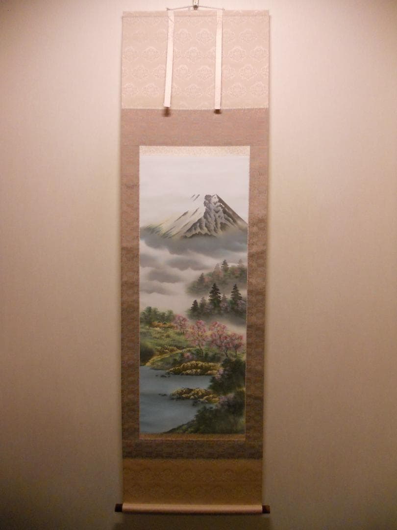 掛け軸 万峰 作 春山水 絹本 希少 軸装 茶道具 掛軸 美品 です。