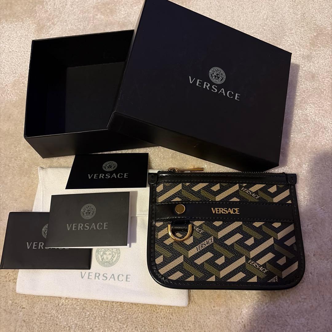 【箱付き新品未使用品】ギフトにVersaceヴェルサーチ ケース