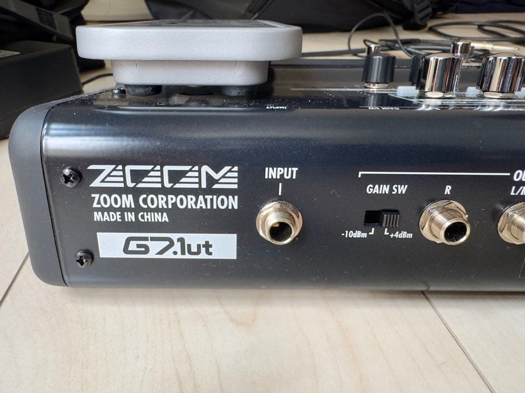 ZOOM G7.1ut ギターエフェクター　アダプター付属