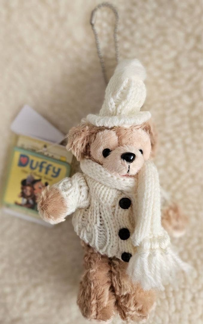 ディズニー　ダッフィー　ぬいぐるみバッジ