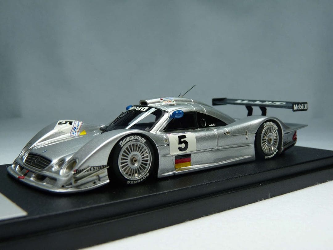 空飛ぶベンツ　Mercedes Benz CLR ル・マン1999年　No.5