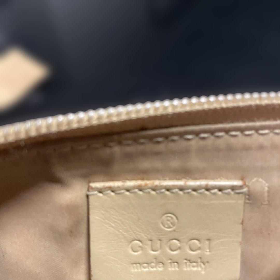 GUCCI ベージュ クラッチバッグ
