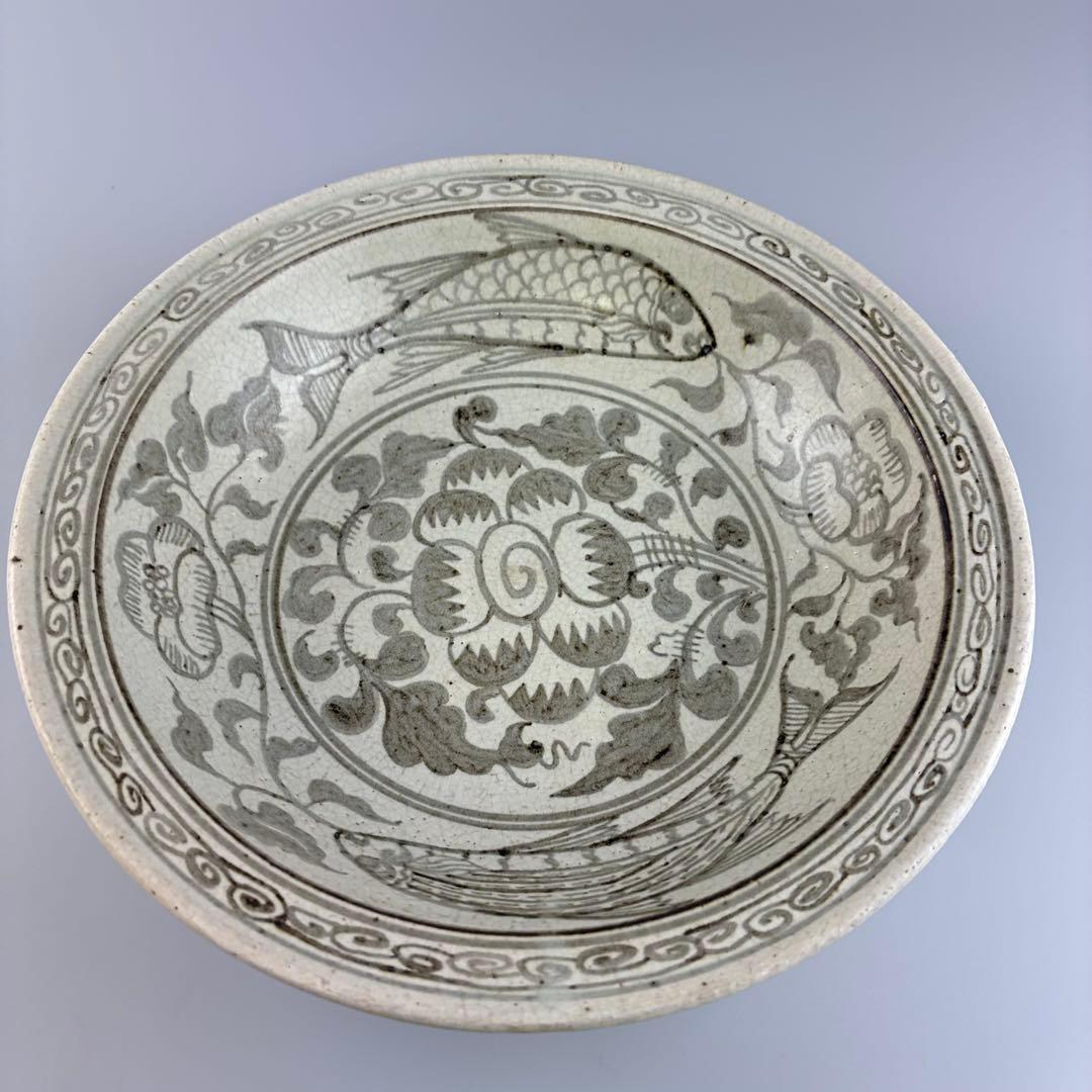 中国 魚 大皿 鉄 絵皿 陶磁器 飾皿