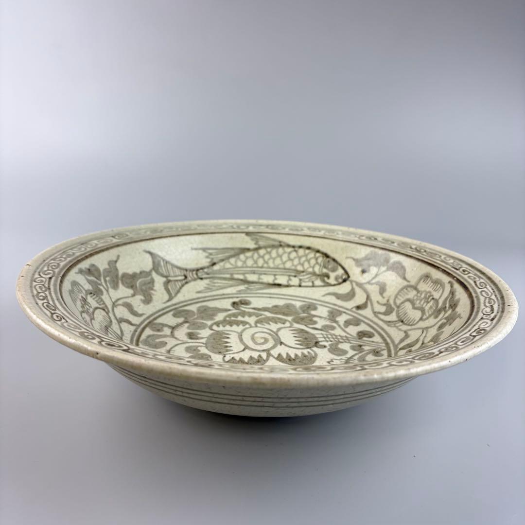 中国 魚 大皿 鉄 絵皿 陶磁器 飾皿