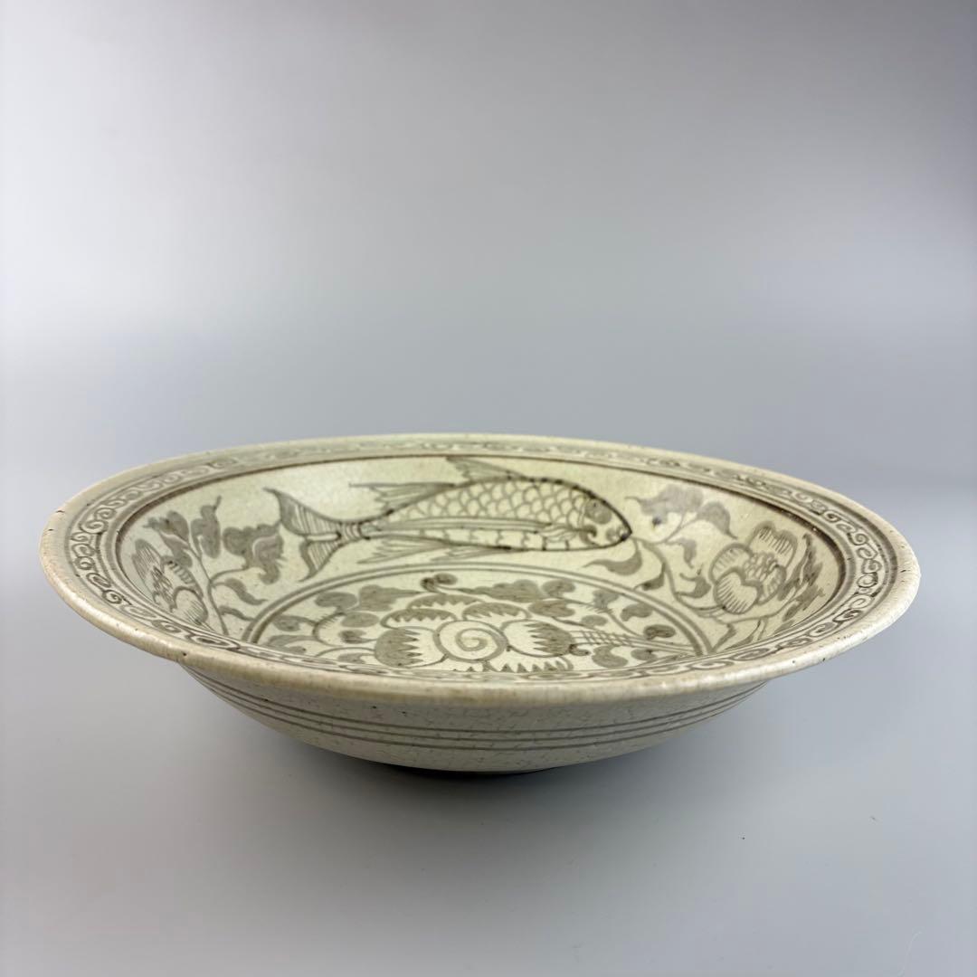 中国 魚 大皿 鉄 絵皿 陶磁器 飾皿