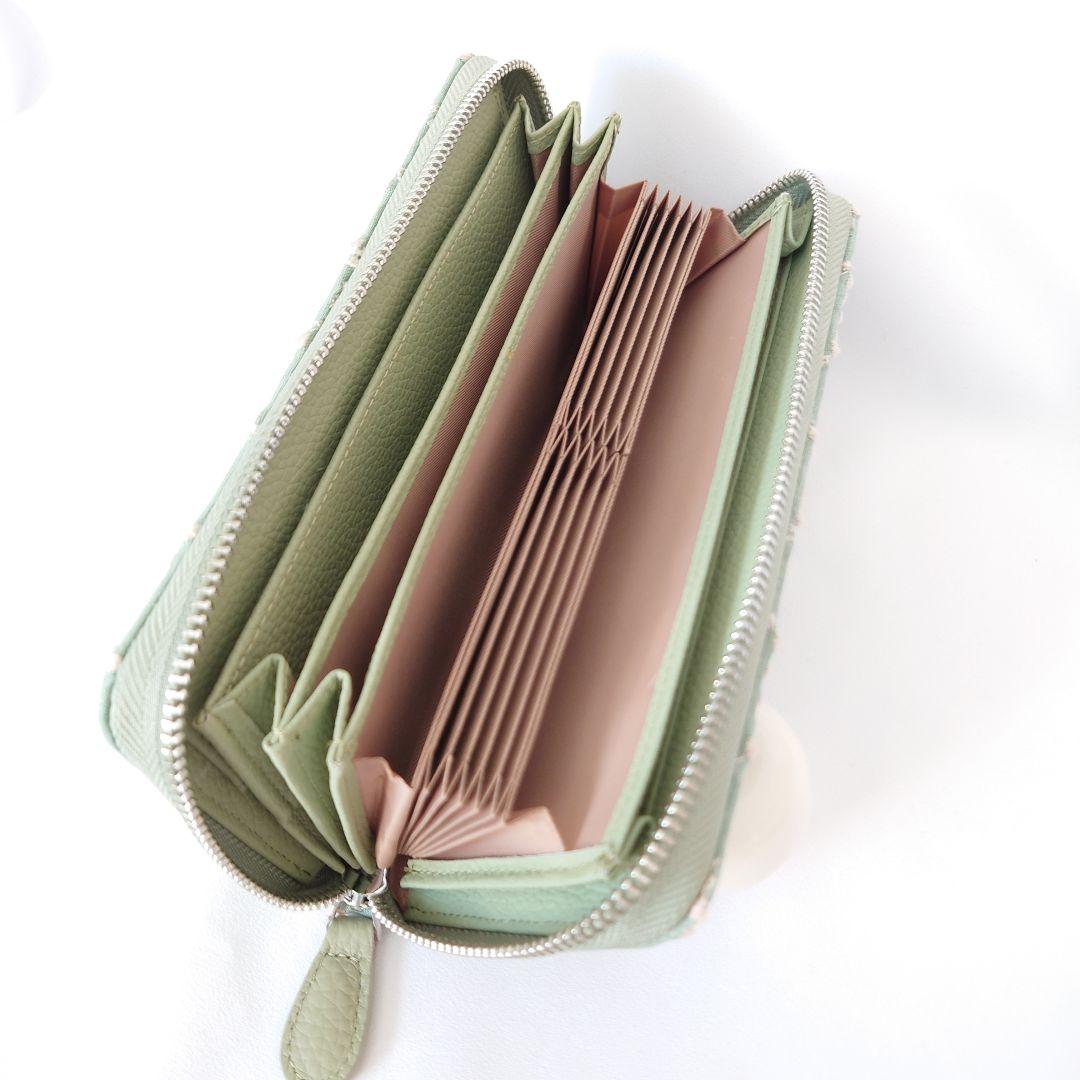 ❁︎chiii❁︎ タンバリン 本革ギャルソン長財布 ミナペルホネン