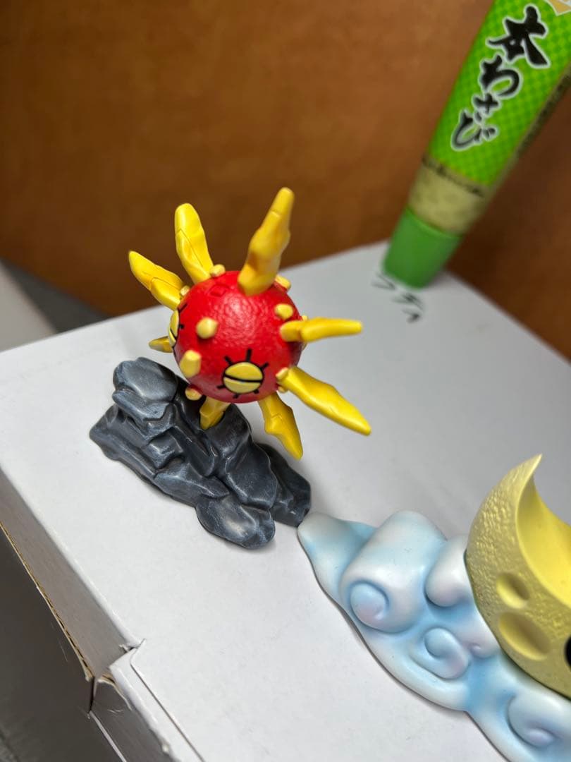 ポケモンスケールワールド　ソルロックとルナトーン