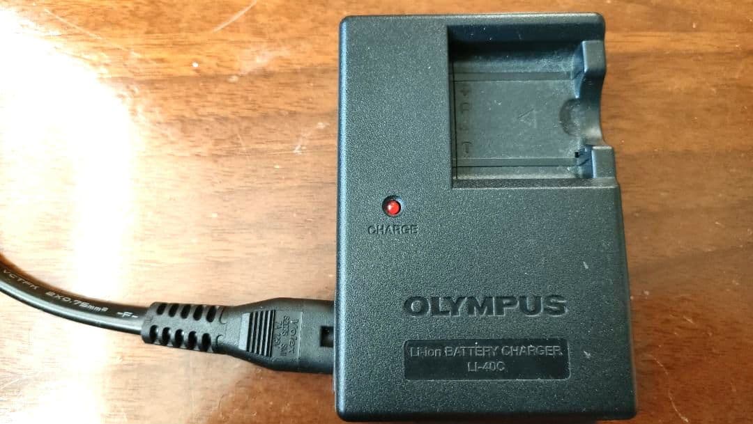 【美品】OLYMPUS デジカメ u1060 ホワイト コンデジ