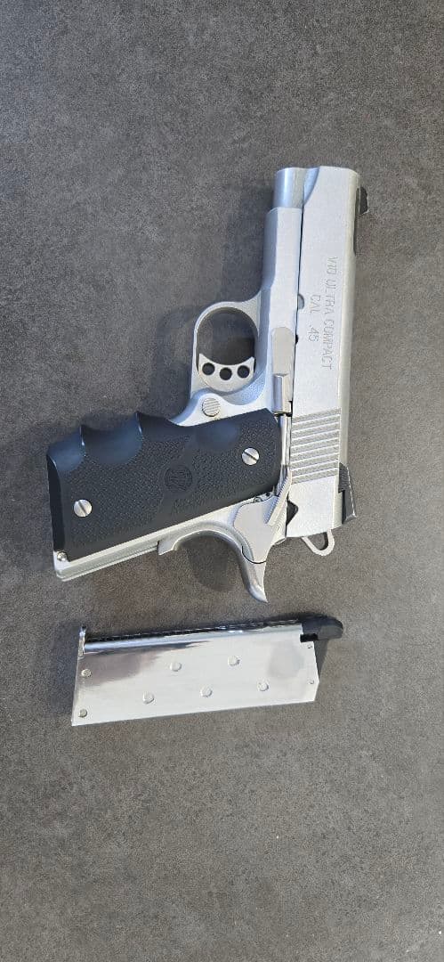 V10 ウルトラコンパクト ガスガン