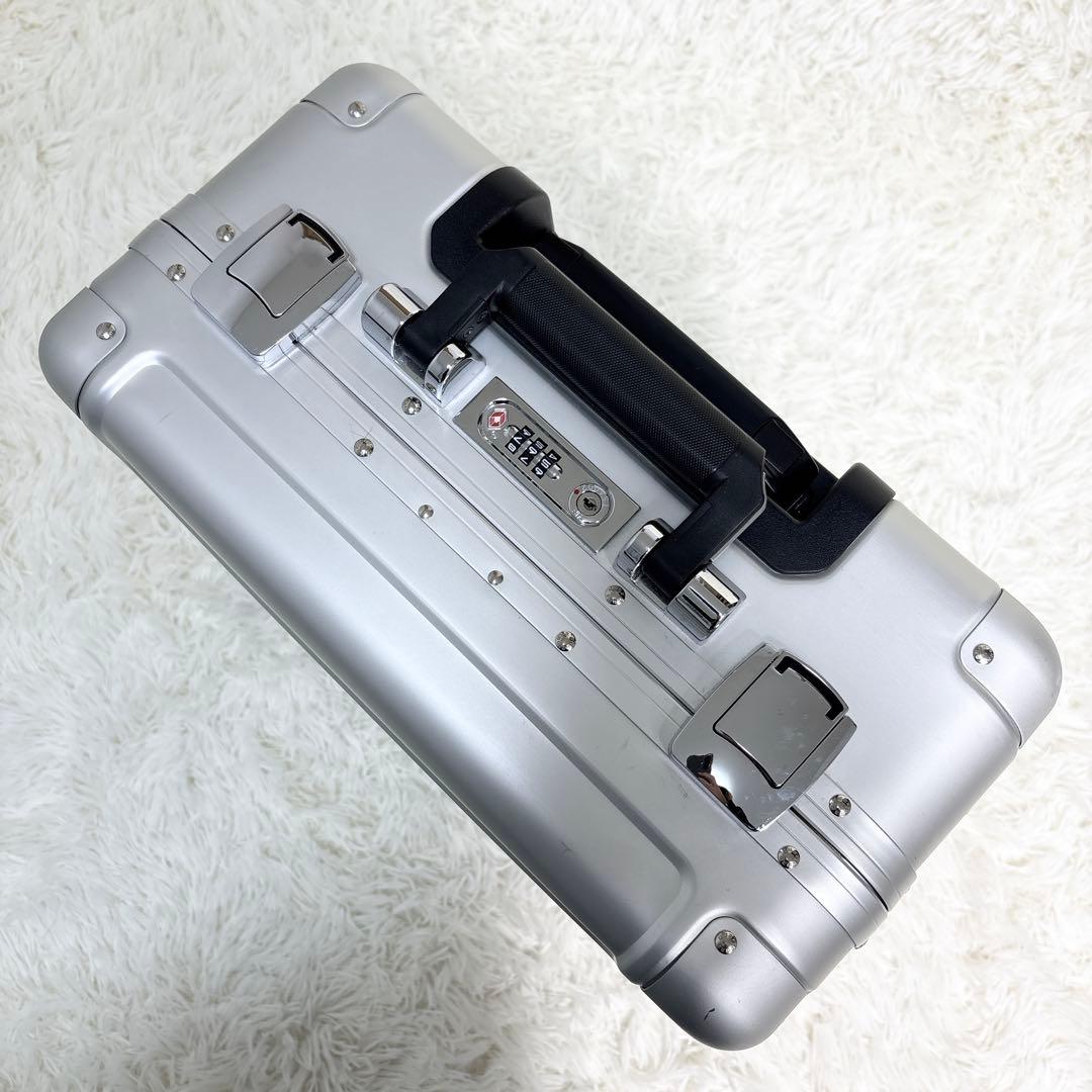 ゼロハリバートン キャリーケース 二輪 アルミ シルバー 小型