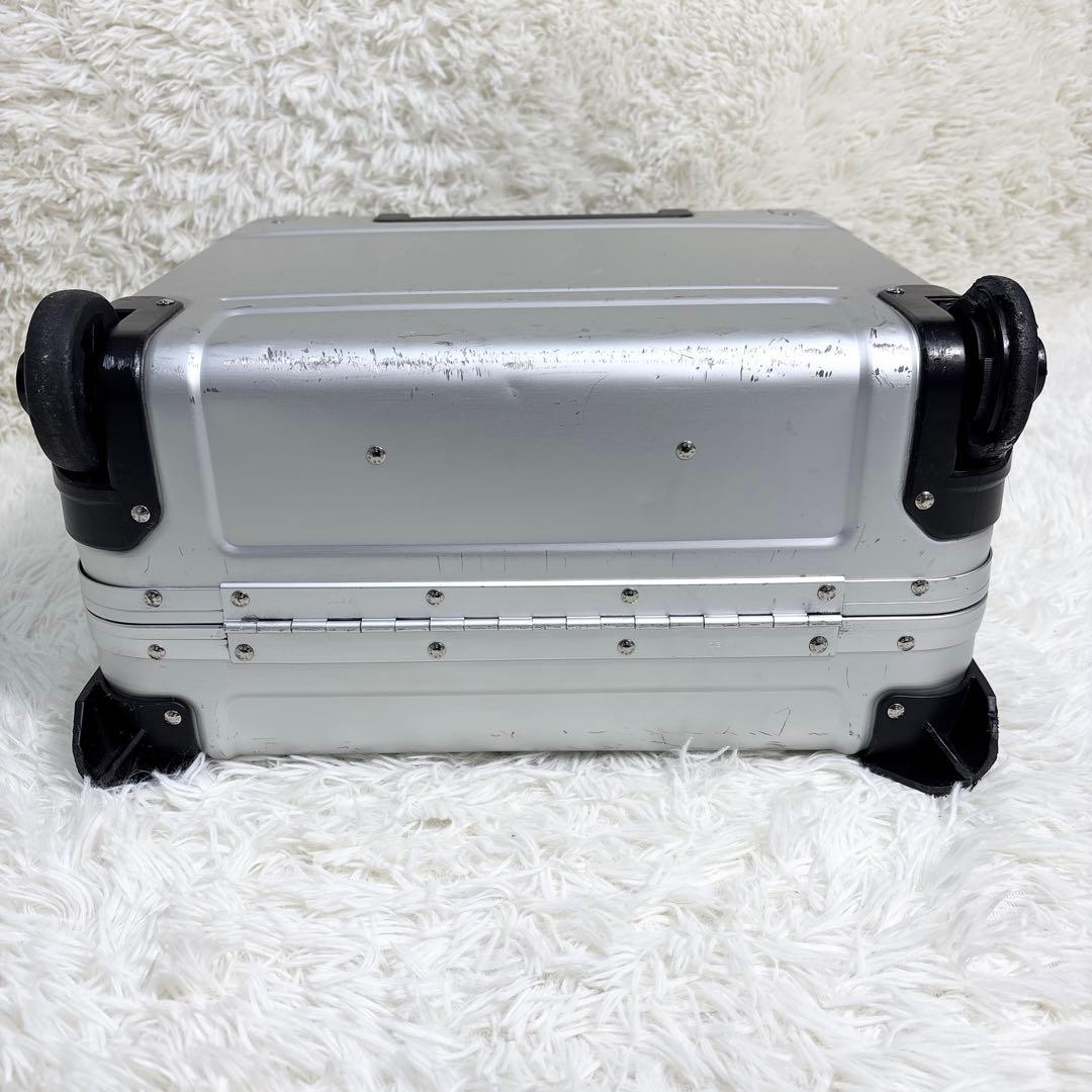 ゼロハリバートン キャリーケース 二輪 アルミ シルバー 小型