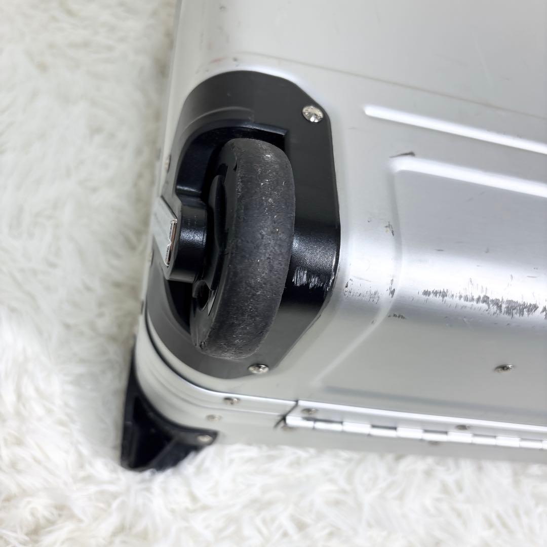 ゼロハリバートン キャリーケース 二輪 アルミ シルバー 小型