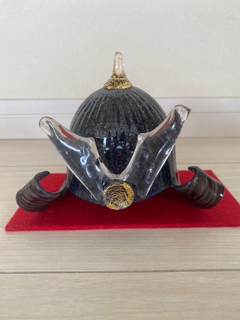 ガラス製　　兜　　小樽　　大正硝子館