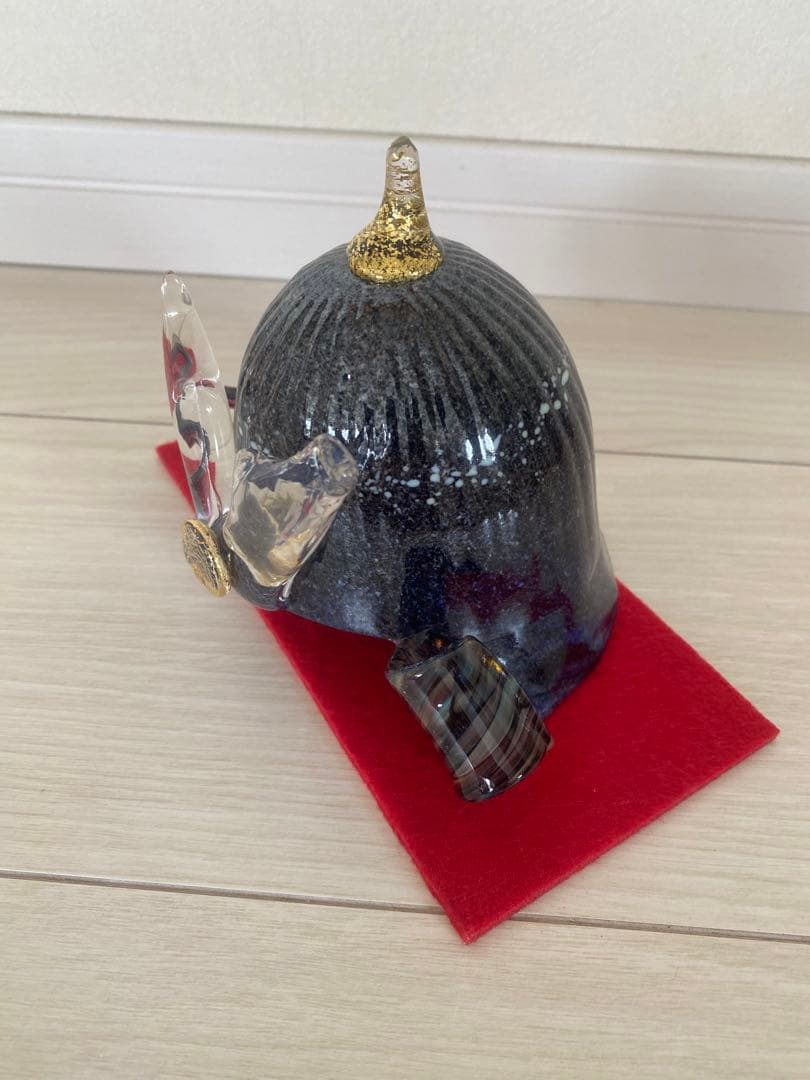 ガラス製　　兜　　小樽　　大正硝子館