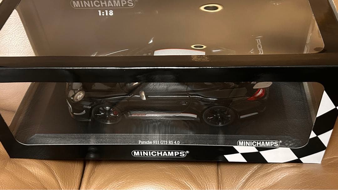 ラストプライス！ポルシェ911 GT3 RS4.0 1/18 ミニチャンプス